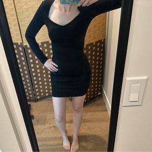 ⭐️ H&M Body Con Long Sleeve Mini Dress